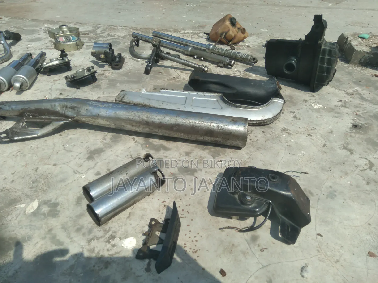 Honda 1988 Silver parts sell