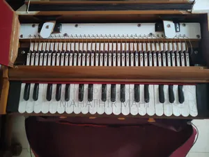 কাস্টম-মেইড হারমোনিয়াম