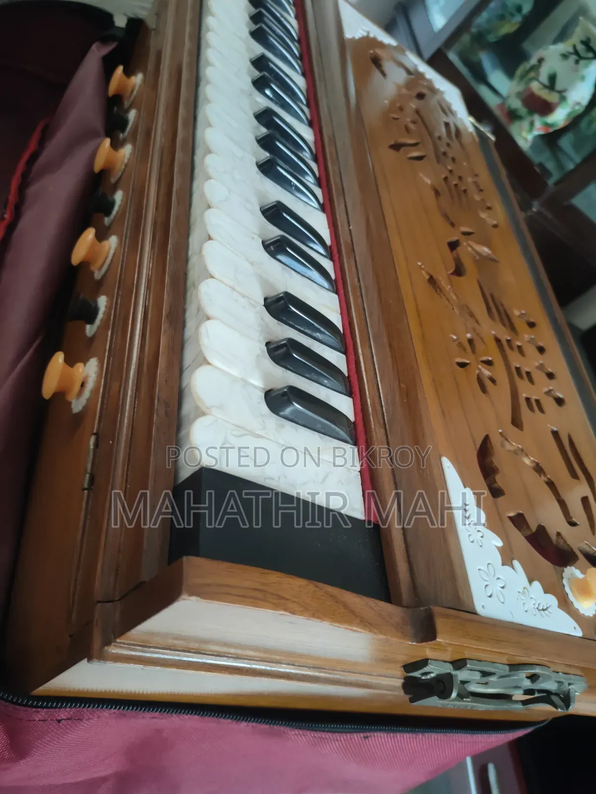 কাস্টম-মেইড হারমোনিয়াম