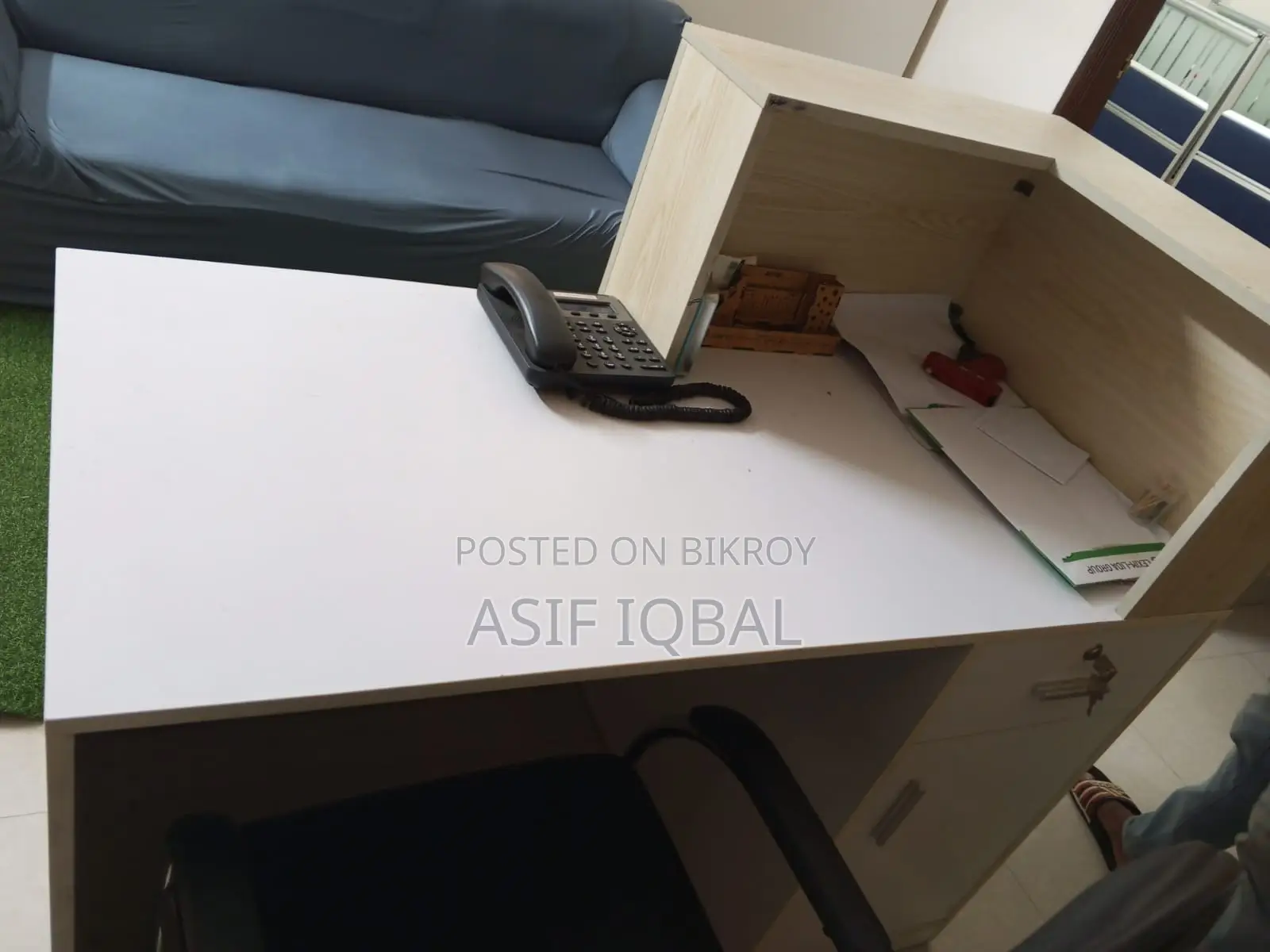 Attractive Office Reception Desk / Counter Table (Very Good Condition)