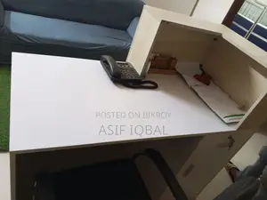 Attractive Office Reception Desk / Counter Table (Very Good Condition)