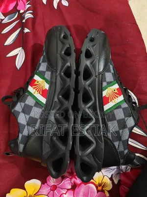 লিমিটেড এডিশন স্নিকার্স