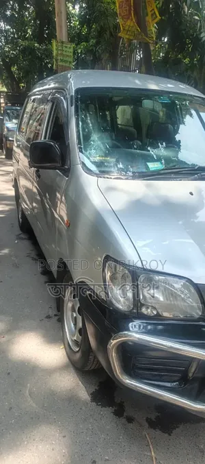 Toyota Noah 2006 Silver
