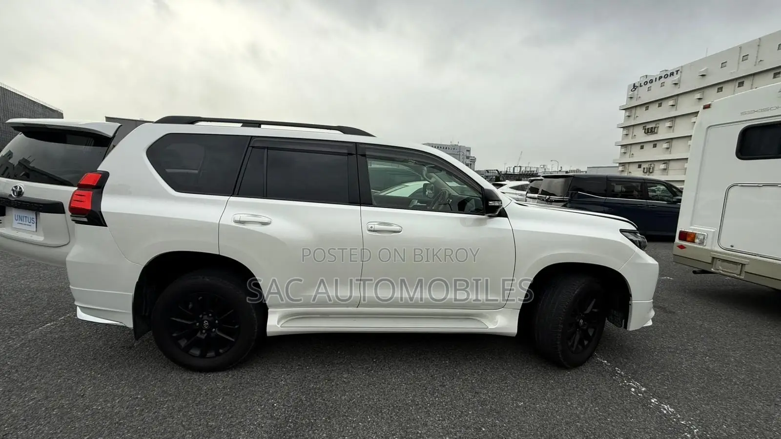 New Toyota Land Cruiser Prado 2.7 2023 Pearl