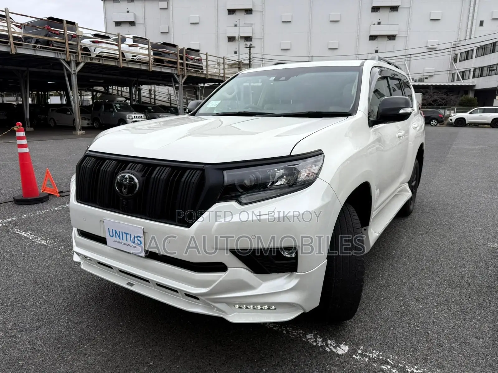 New Toyota Land Cruiser Prado 2.7 2023 Pearl