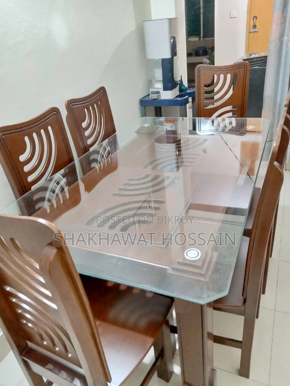 ৬ চেয়ারের ডাইনিং টেবিল