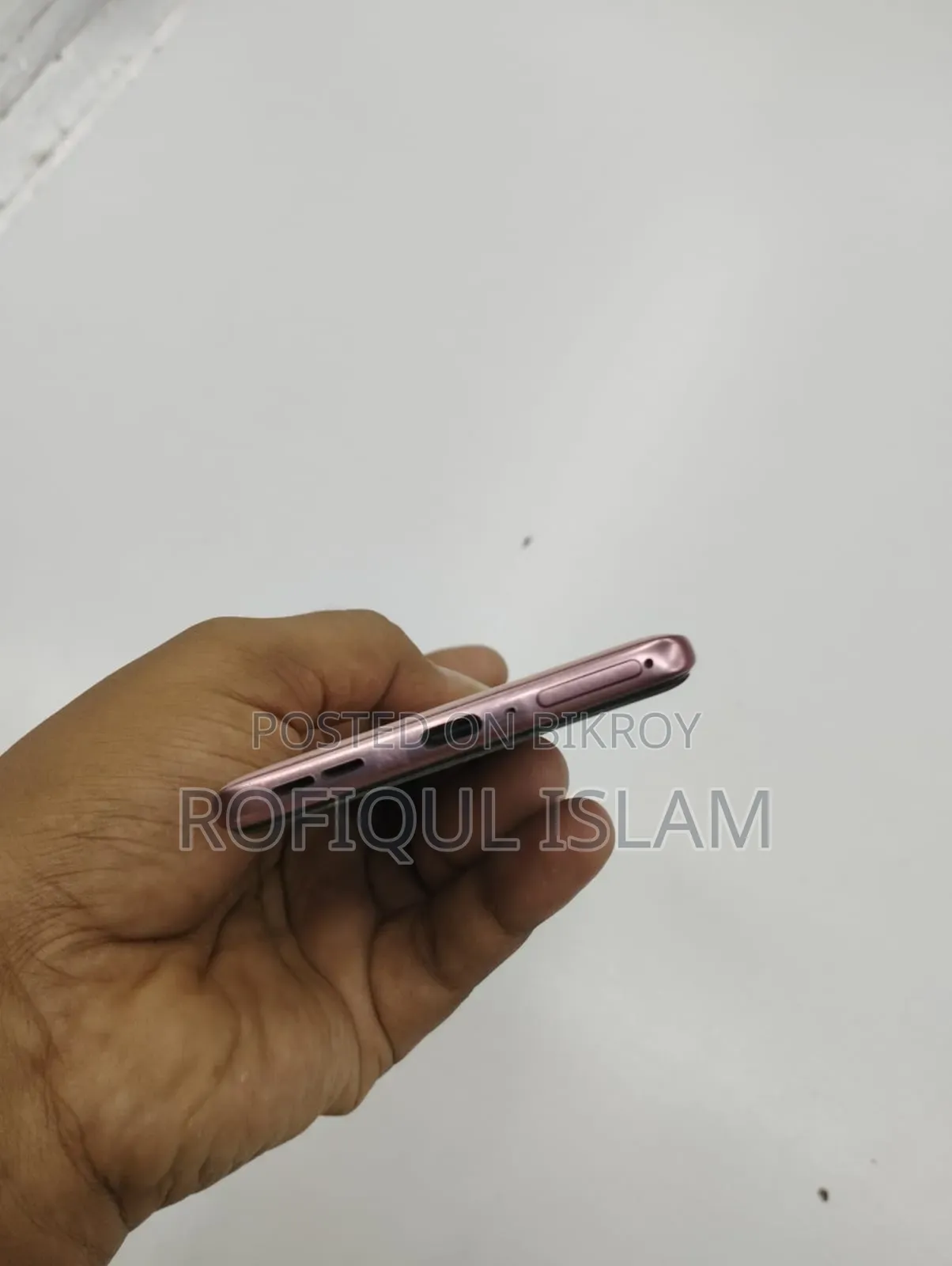 মোটরোহলা এজ ৫০ ফিউশন ২৫৬ জিবি গোলাপি