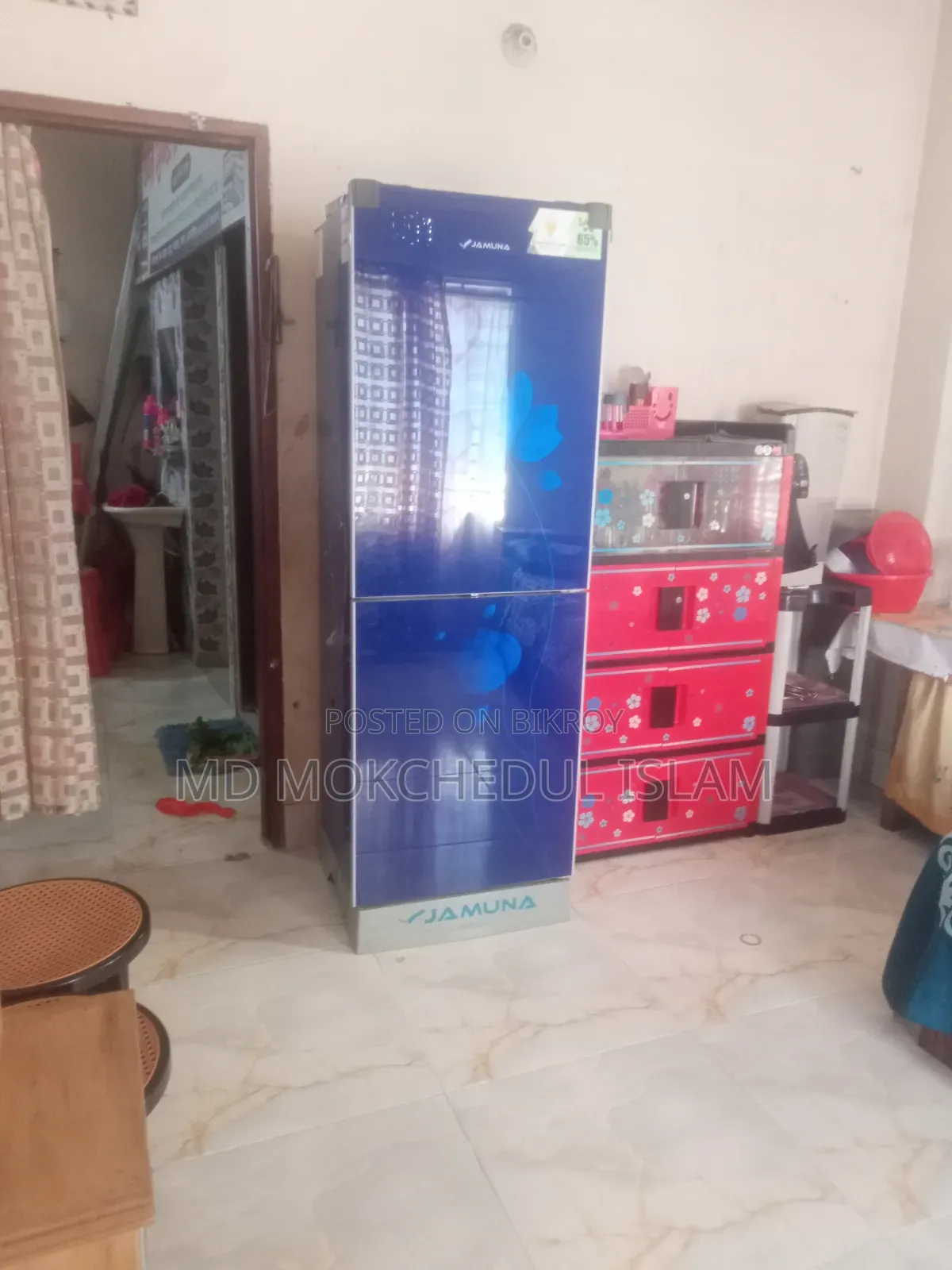 এই ফ্রিজটি বিক্রি করব।