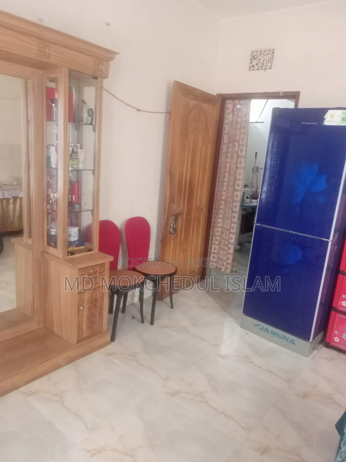 এই ফ্রিজটি বিক্রি করব।