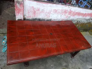 ডাইনিং টেবিল বিক্রি করা হবে
