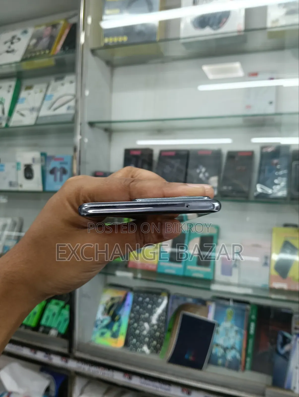 ভিভো ওয়াই৩০০ প্রো ১২৮ জিবি কালো