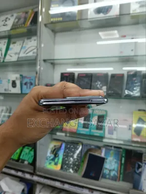 ভিভো ওয়াই৩০০ প্রো ১২৮ জিবি কালো