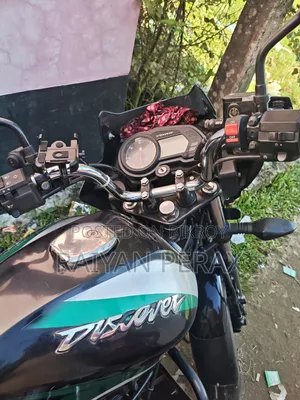বাজাজ ডিসকাভার ১২৫ ২০২৩ গ্রিন