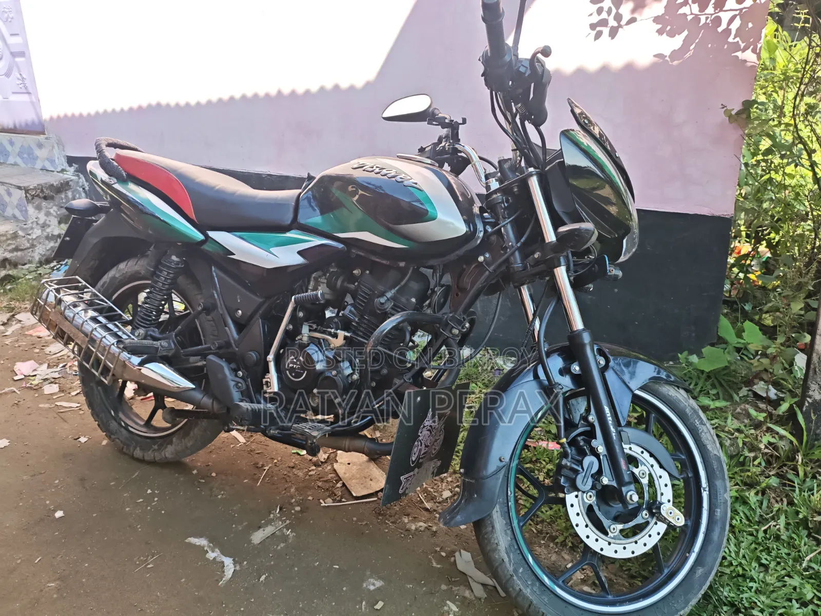 বাজাজ ডিসকাভার ১২৫ ২০২৩ গ্রিন