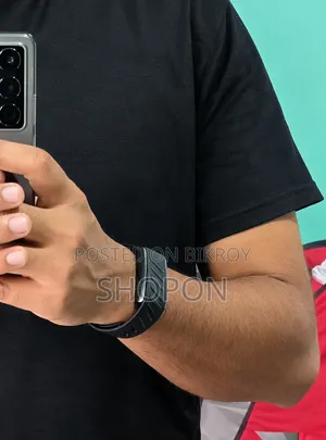 স্ক্রিনলেস ফিটনেস ব্যান্ড