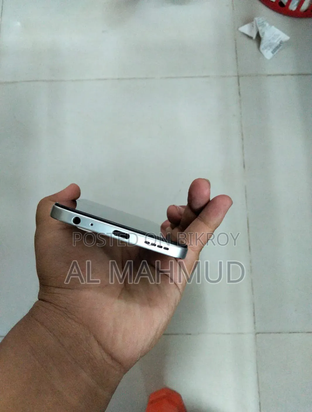 ইনফিনিক্স হট ৬০আই ১২৮ জিবি ব্রোঞ্জ