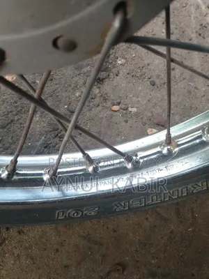 হোন্ডা ১৯৯৯ লাল