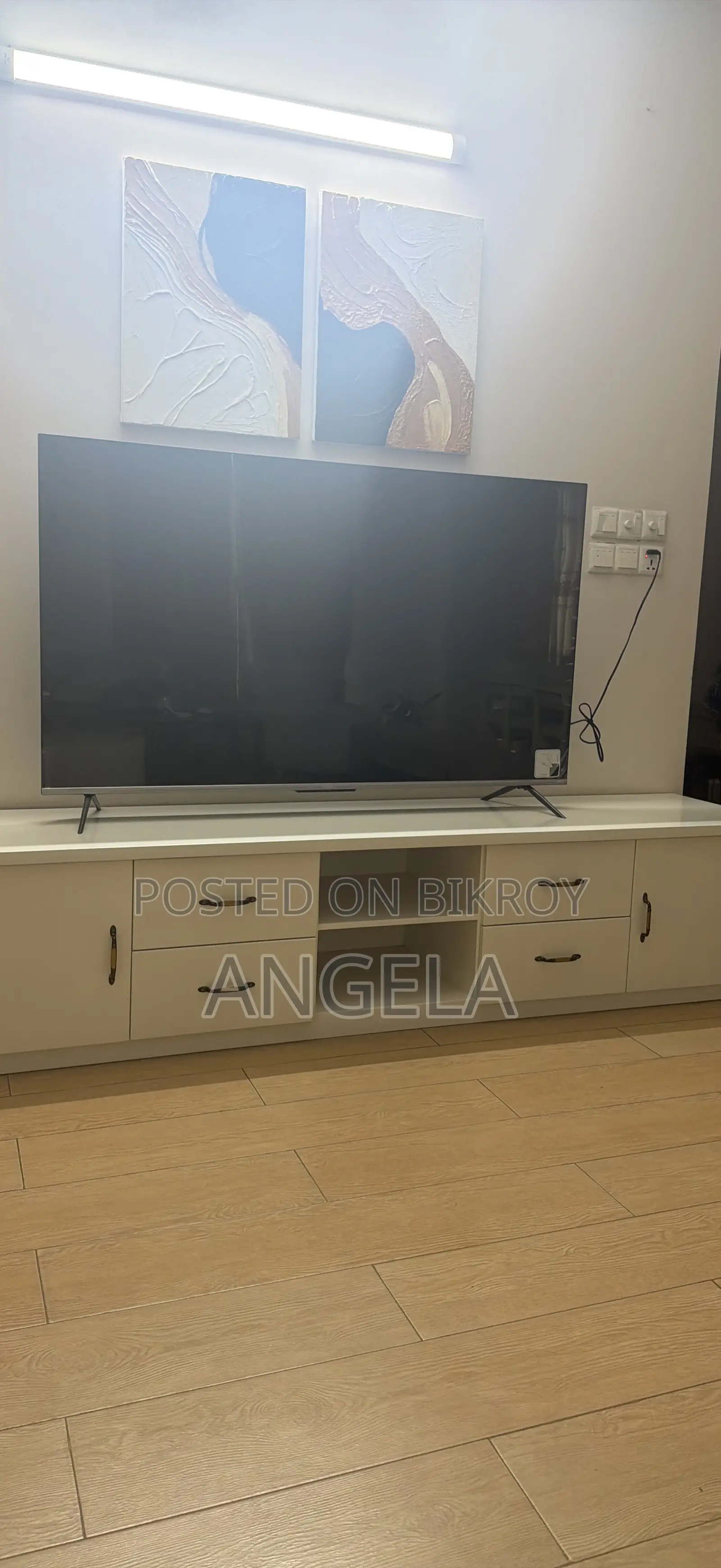 Want to sell TV cabinet. Used for 1 year