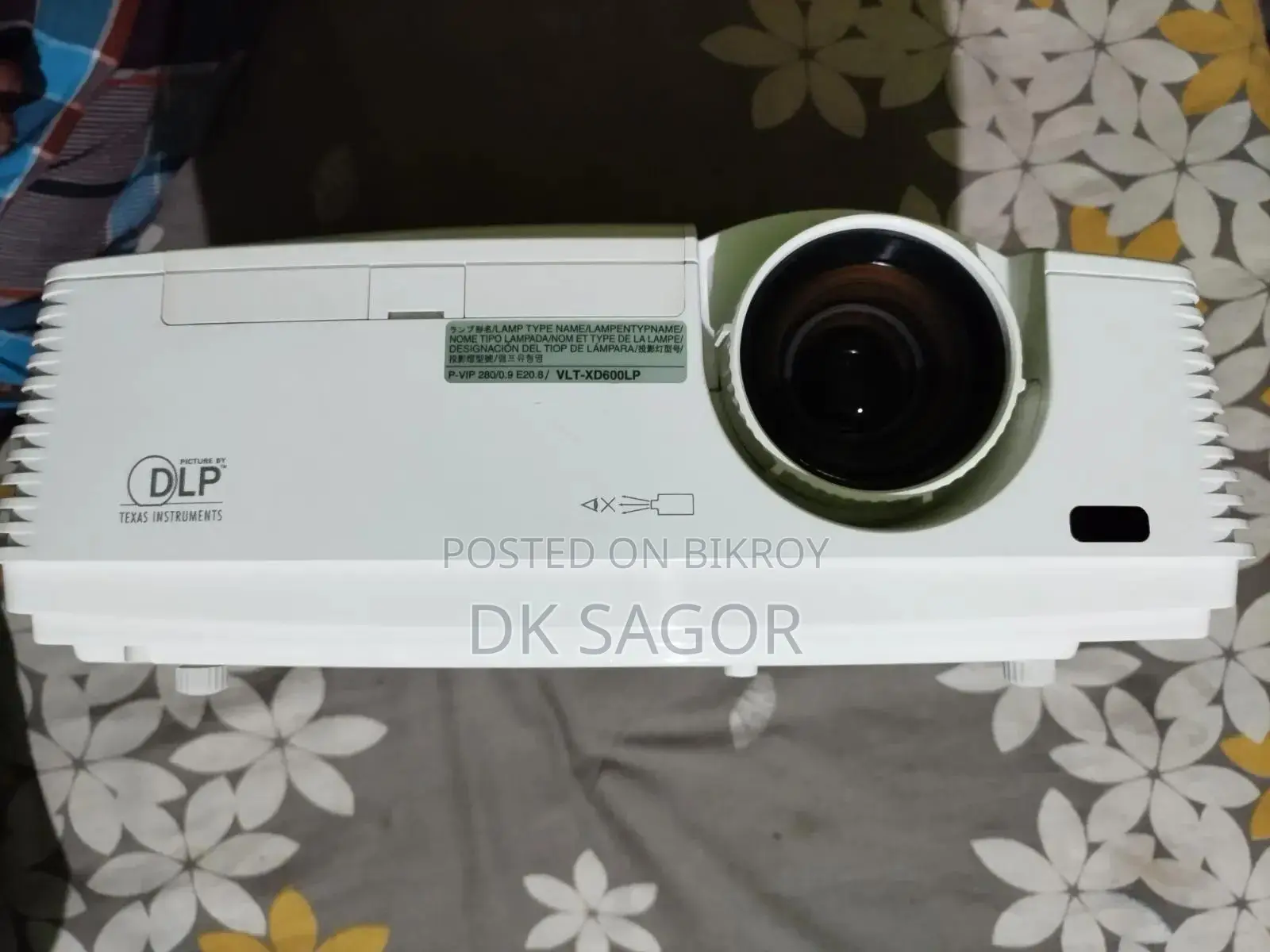 MITSHUBISHI Projector
