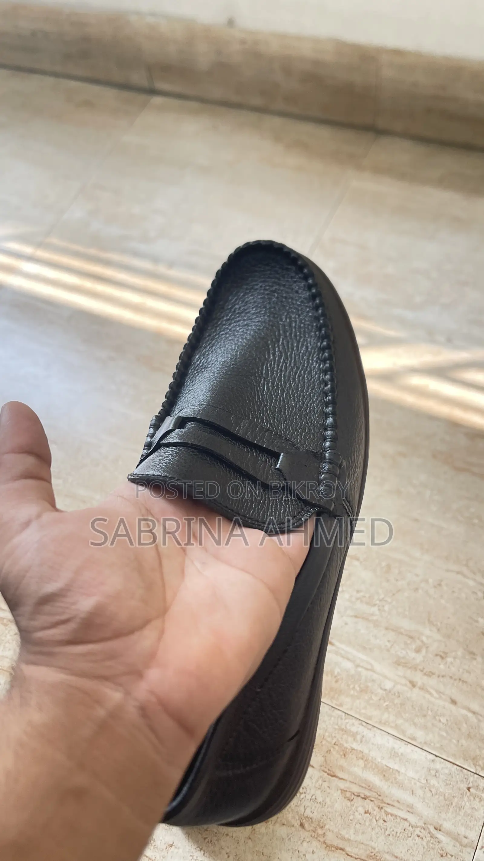 ভারত থেকে আনা লোফার জুতো