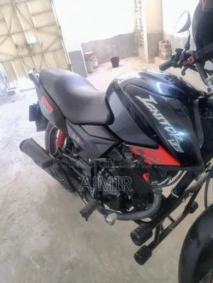 হিরো ইগনিটর ২০২২ কালো