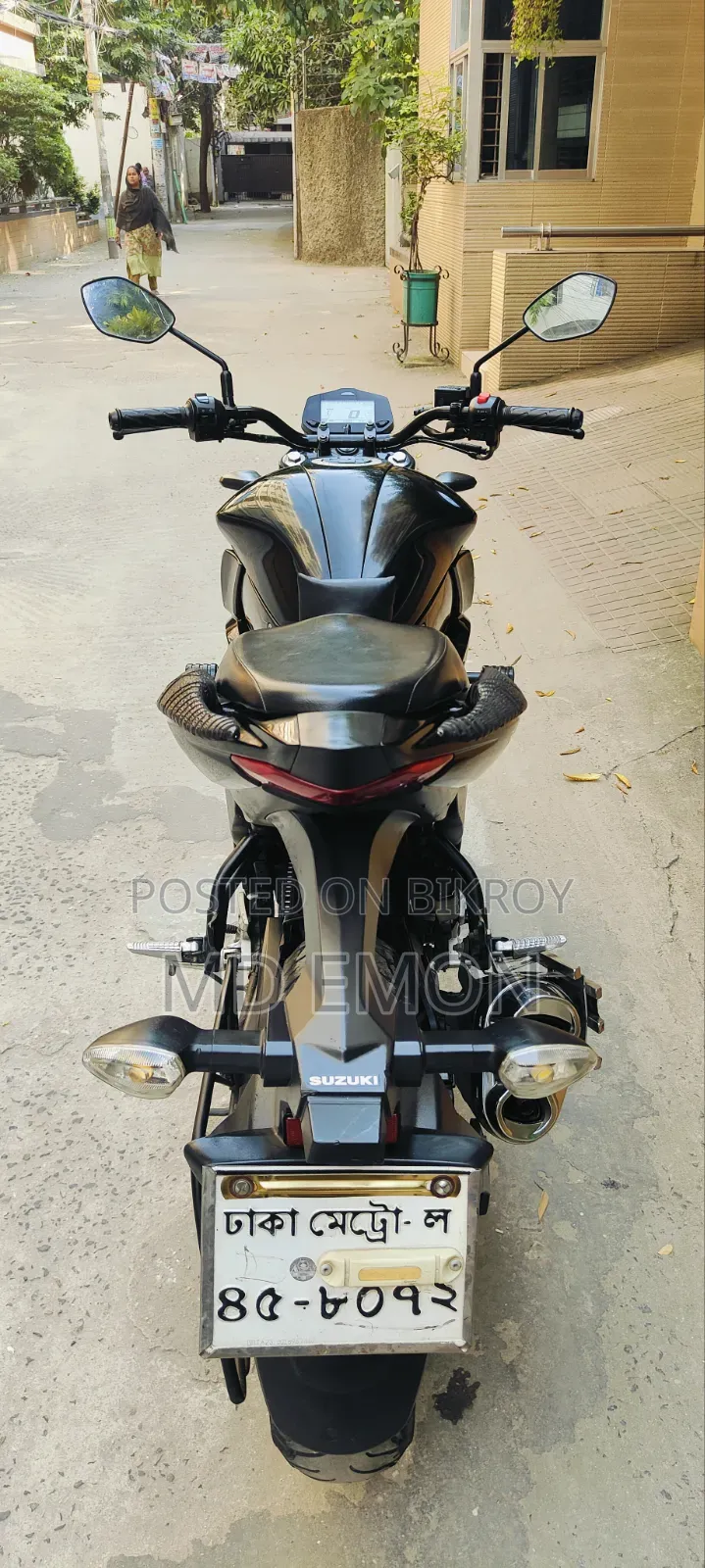 সুজুকি গিক্সার ২০২৩ কালো