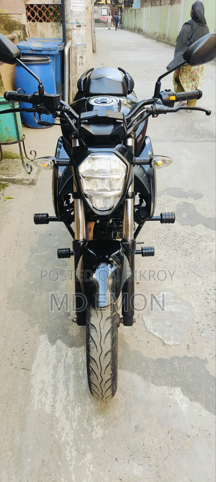 সুজুকি গিক্সার ২০২৩ কালো