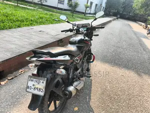 বাজাজ পালসার ১৫০ ২০২১ ব্ল্যাক