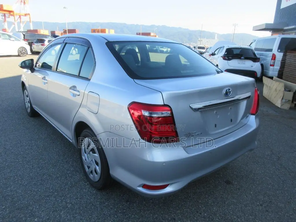 Toyota Axio 2021 Silver