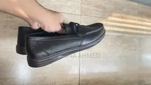ভারত থেকে আনা লোফার জুতো