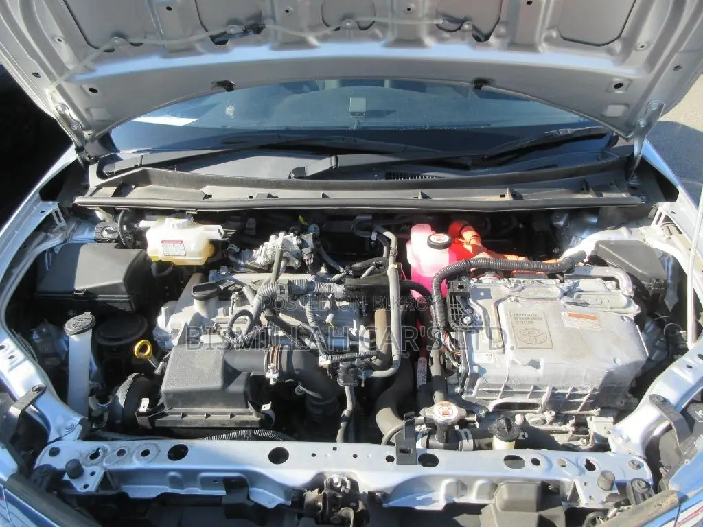 Toyota Axio 2021 Silver