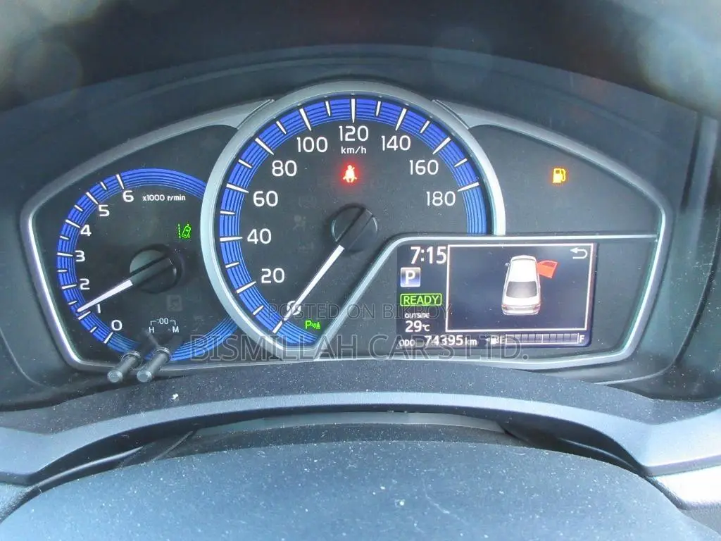 Toyota Axio 2021 Silver