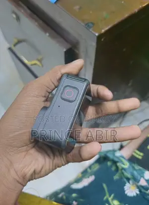 Camera Almost New Just A Little Scratch And Button Protector Missing