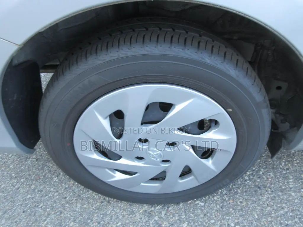 Toyota Axio 2021 Silver