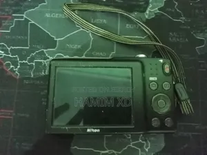 Nikon COOLPIX S3300 (Y2K Vintage Digicam)