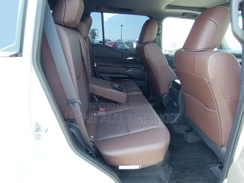 Toyota Land Cruiser 2026 Pearl