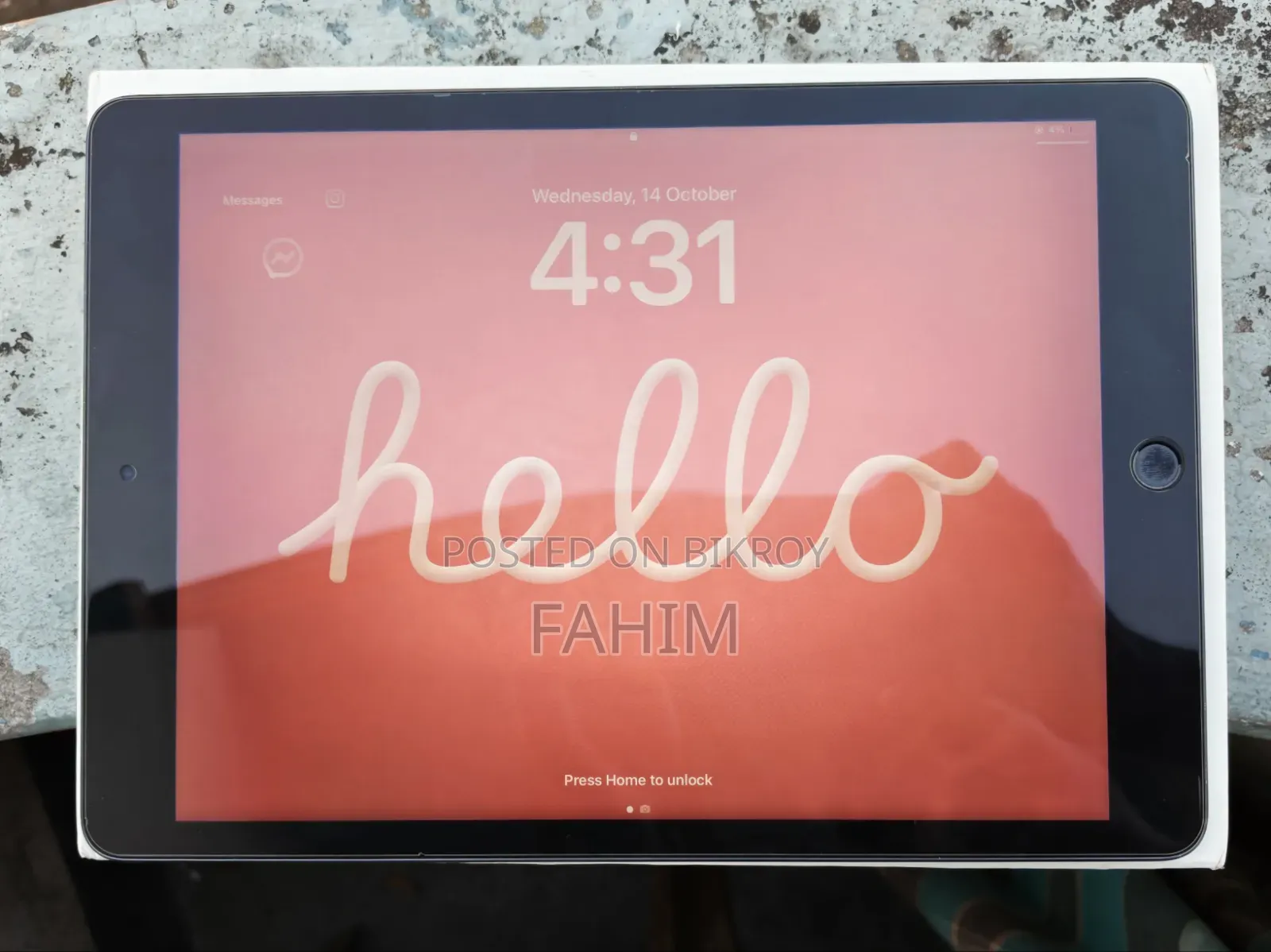 Apple iPad 9.7 64 GB Gray