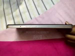 Oppo A77 128 GB হলুদ