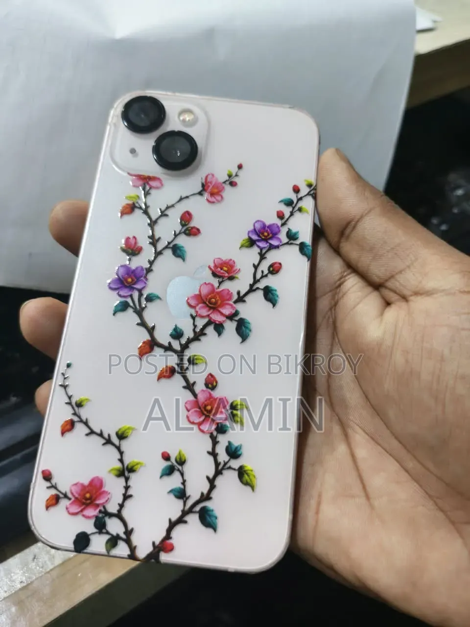 অ্যাপল আইফোন ১৩ ২৫৬ জিবি হোয়াইট