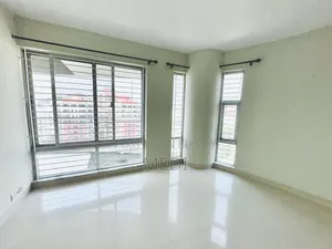 ৩ বেডরুমের অ্যাপার্টমেন্ট ইস্কাটনে বিক্রয়ের জন্য