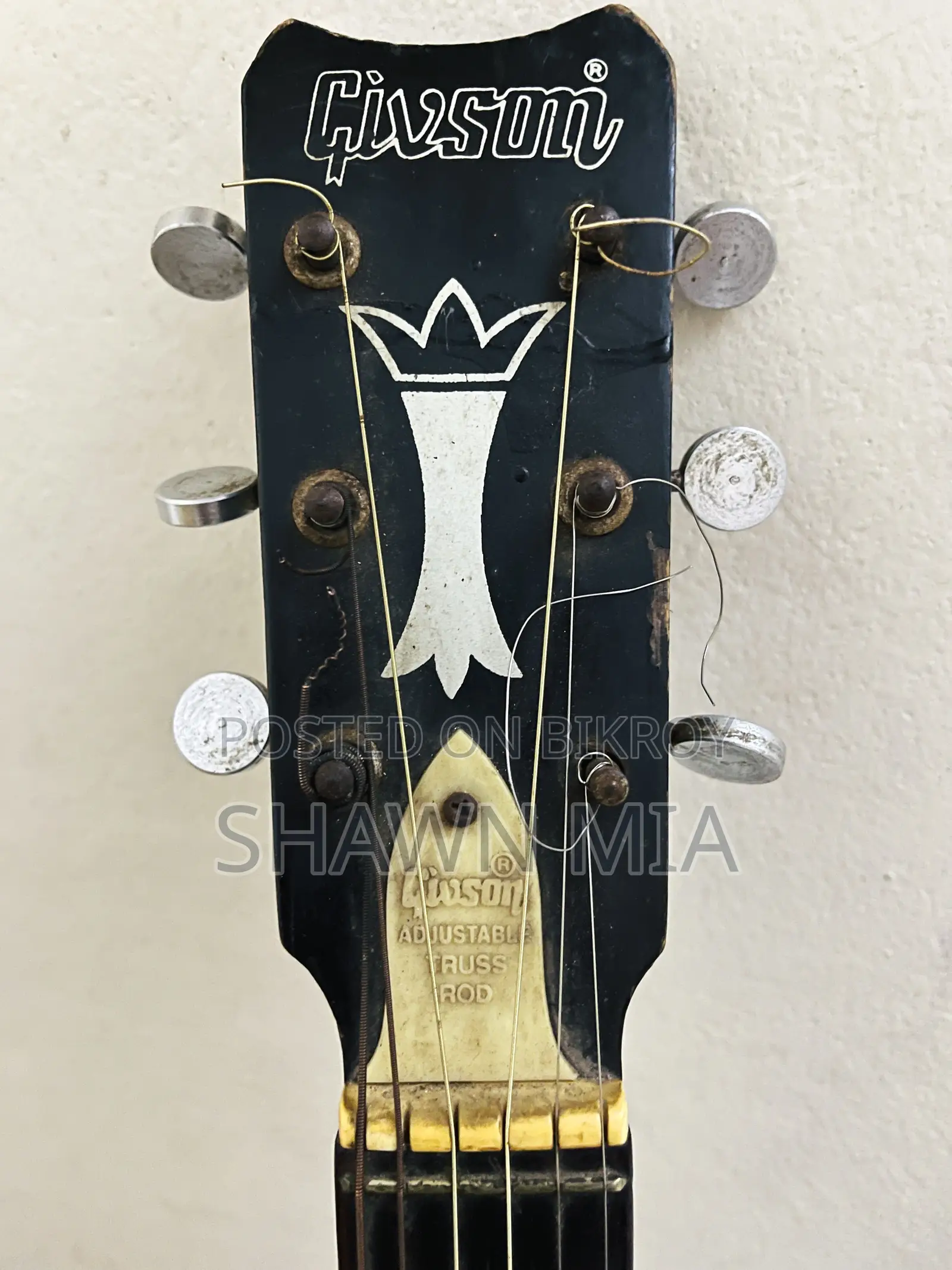 Acoustic Gibson Guitar