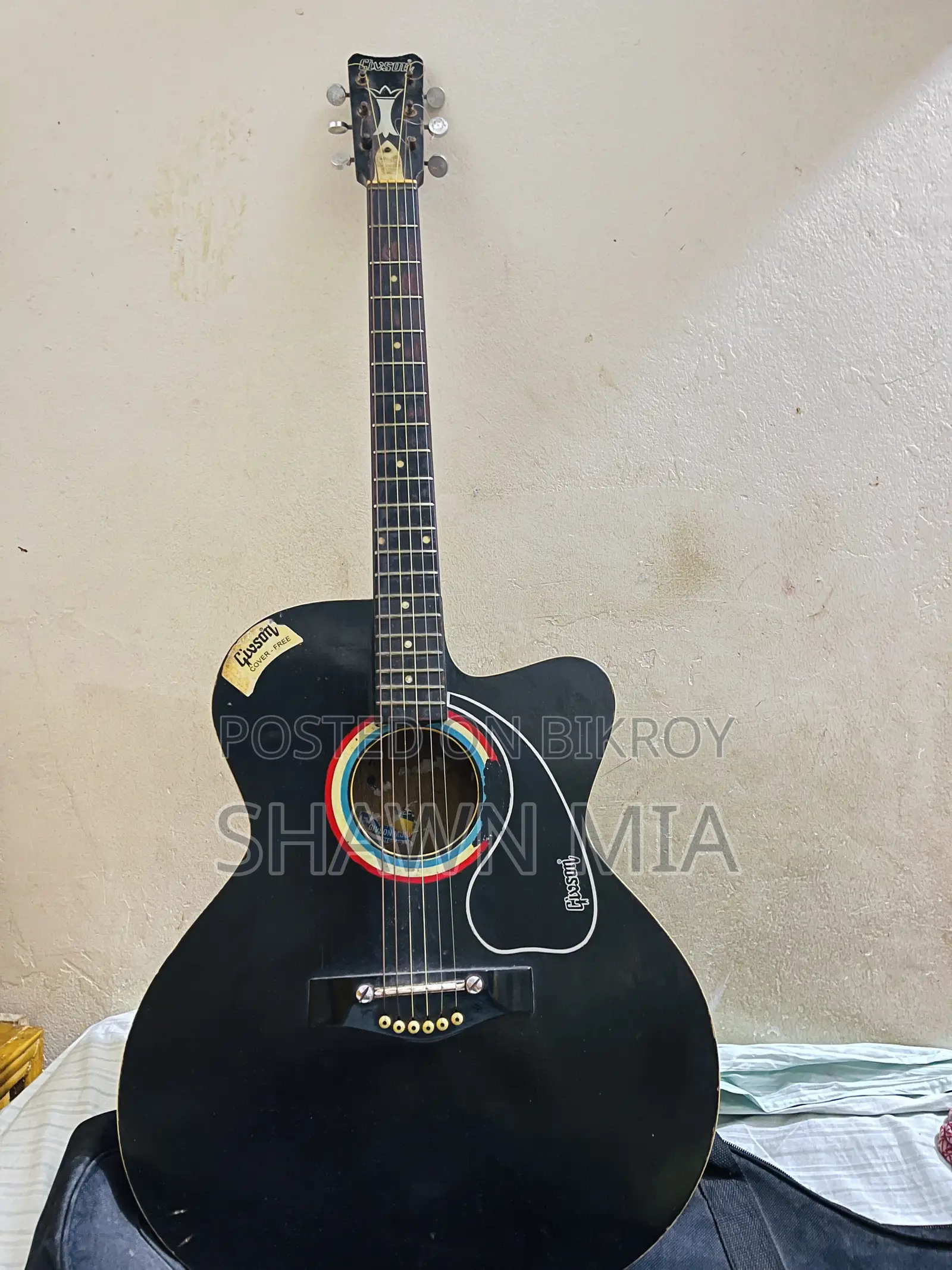 Acoustic Gibson Guitar