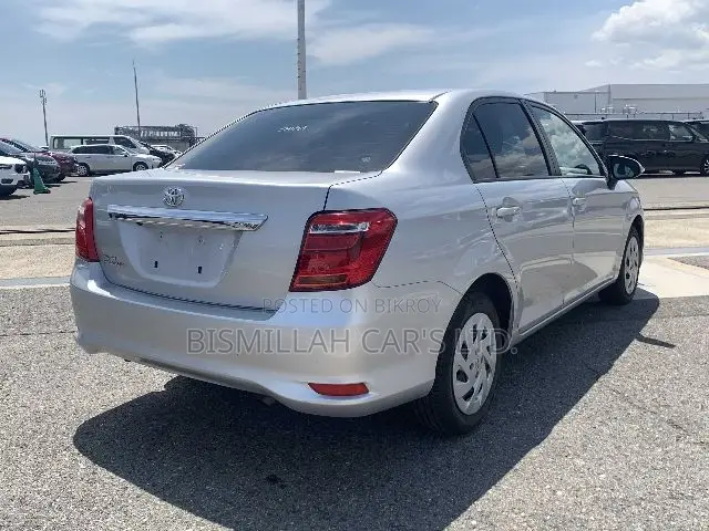 Toyota Axio 2021 Silver