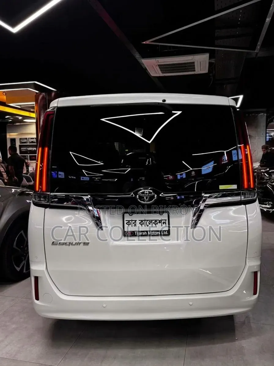 Toyota Esquire 1.8 Front-Wheel Drive Hybrid (7 Seater) 2021 Pearl