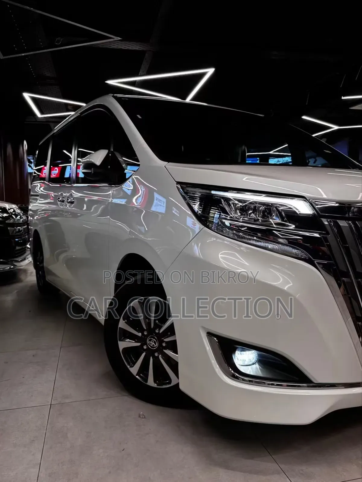 Toyota Esquire 1.8 Front-Wheel Drive Hybrid (7 Seater) 2021 Pearl
