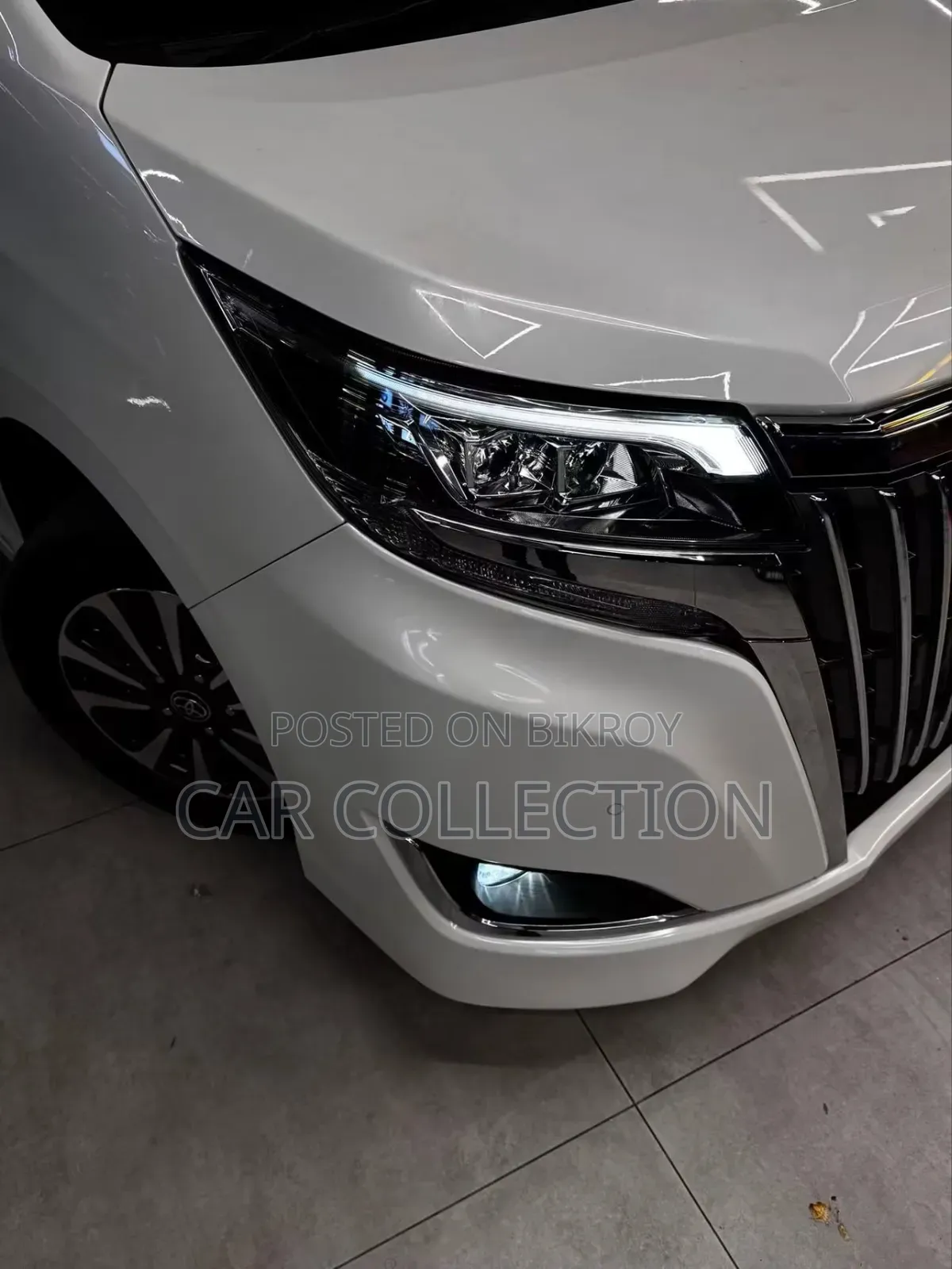 Toyota Esquire 1.8 Front-Wheel Drive Hybrid (7 Seater) 2021 Pearl