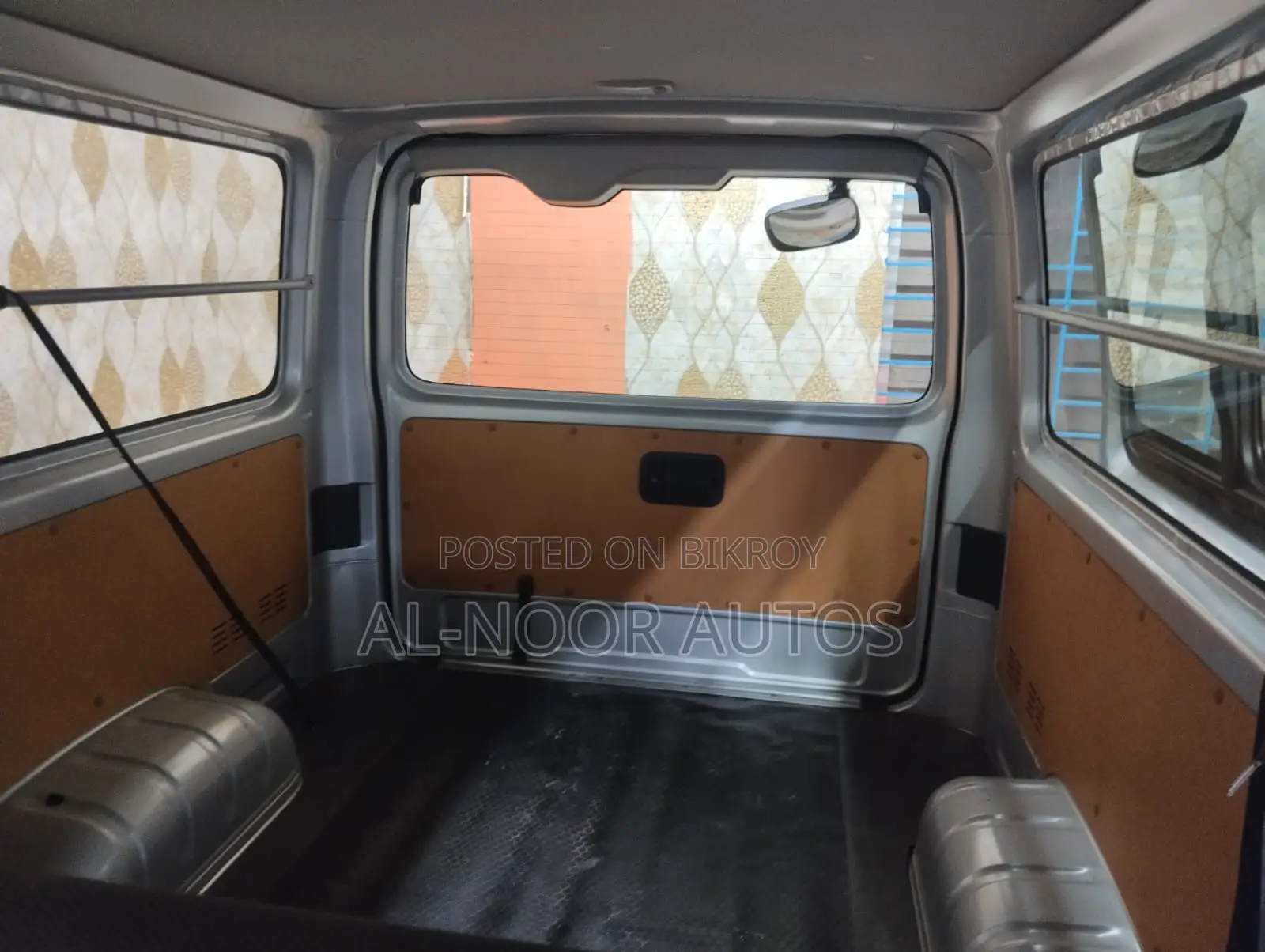 Toyota HiAce 2021 Silver