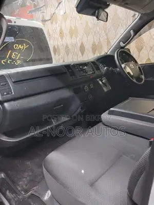 Toyota HiAce 2021 Silver