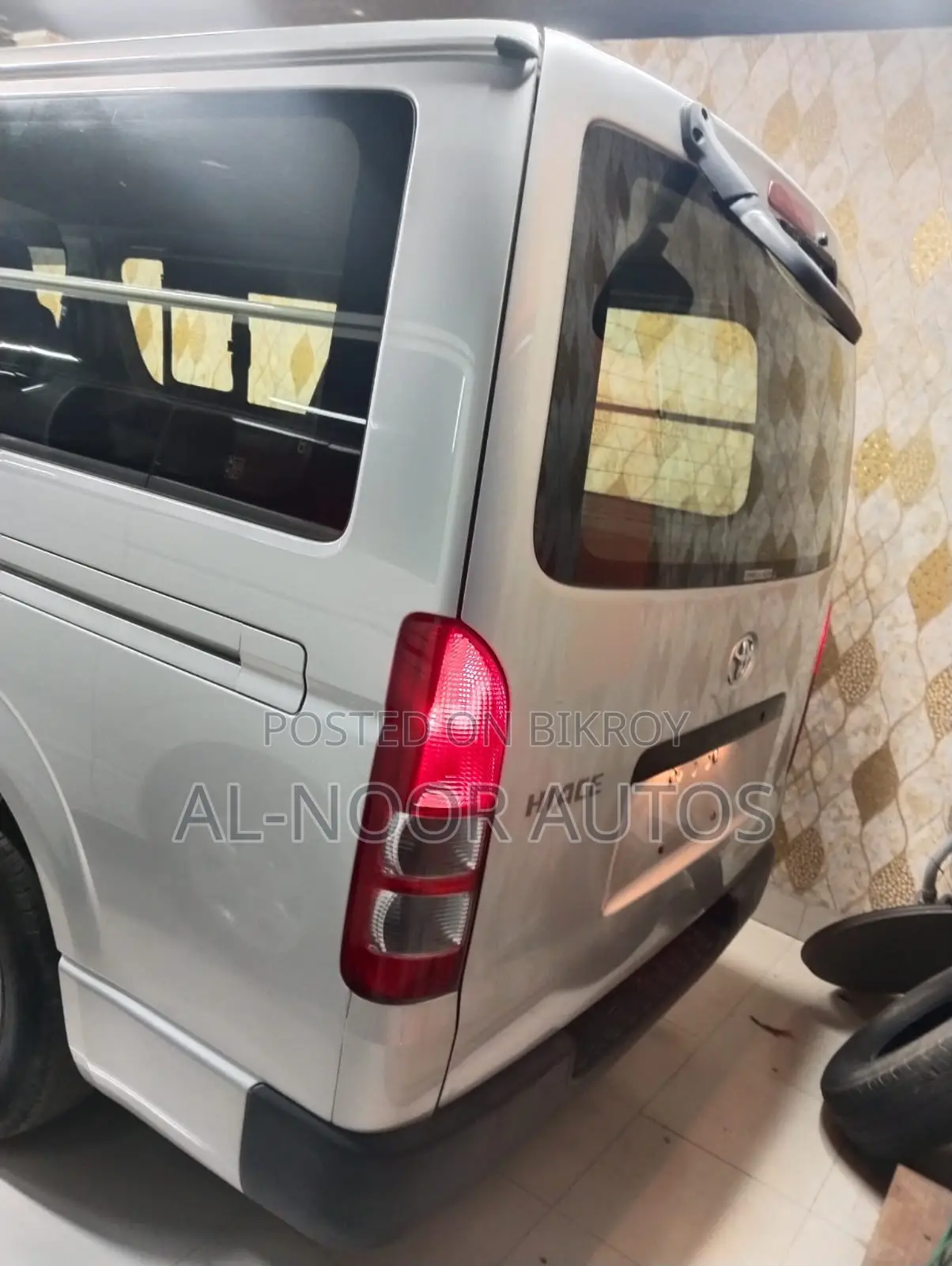 Toyota HiAce 2021 Silver