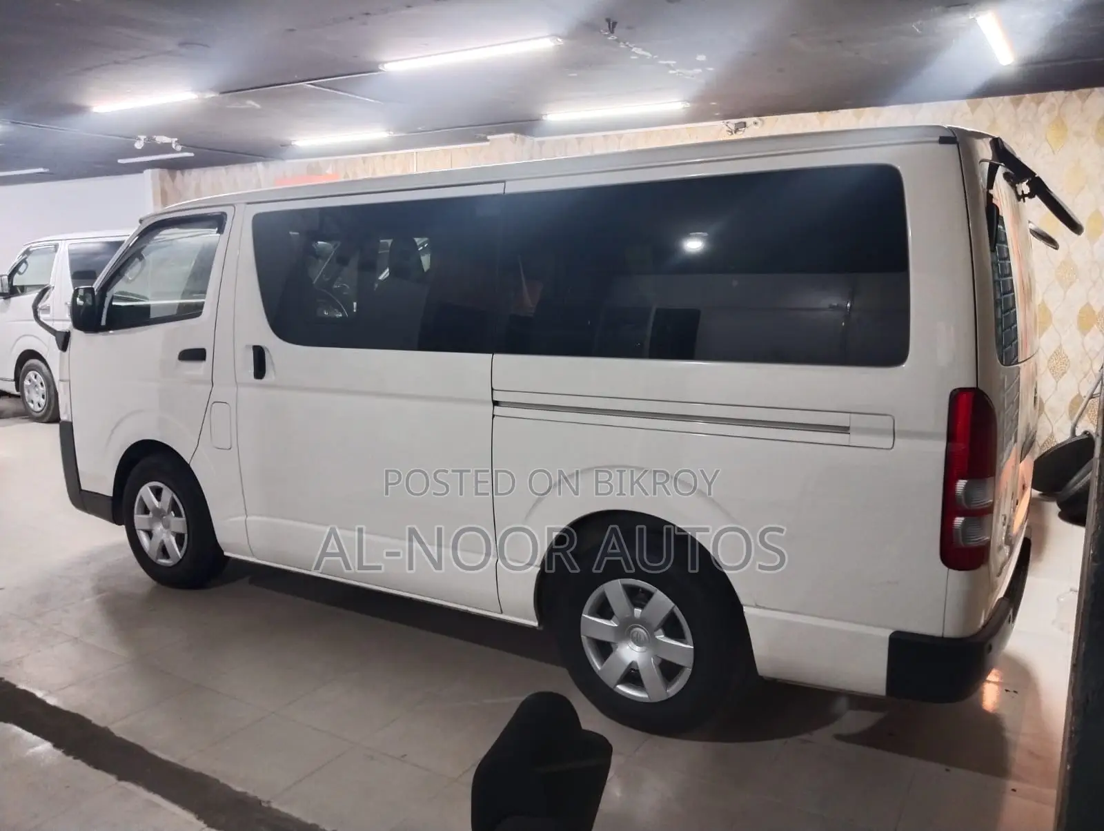 Toyota HiAce 2021 White